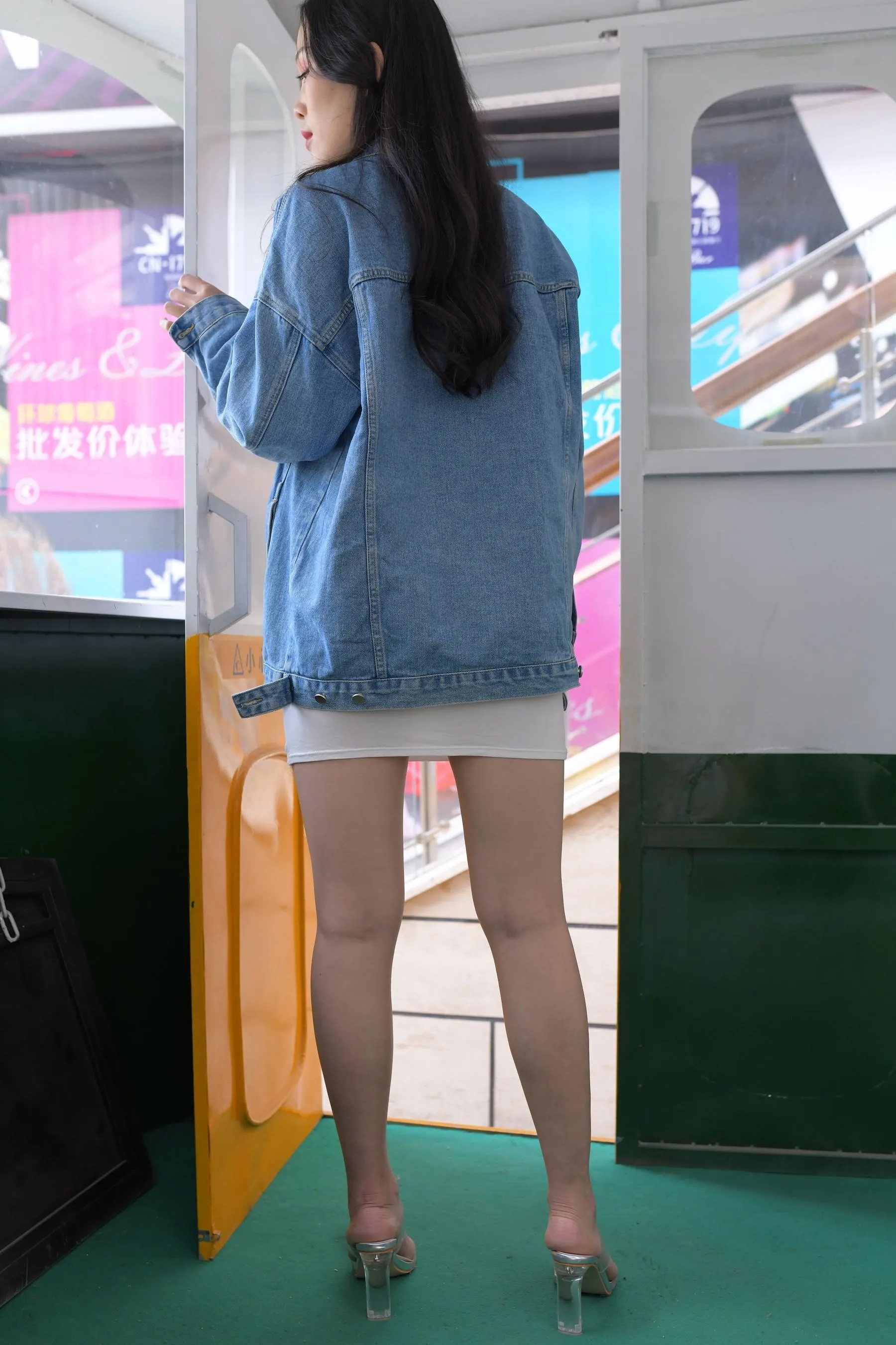 [魔镜街拍] NO.014 超性感白色包臀裙美女 [490P]插图6